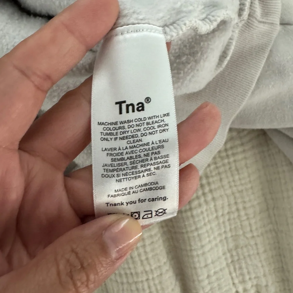 Aritzia TNA COZY AF Cropped 1/4 Zip Sweatshirt - Picture 7 of 9